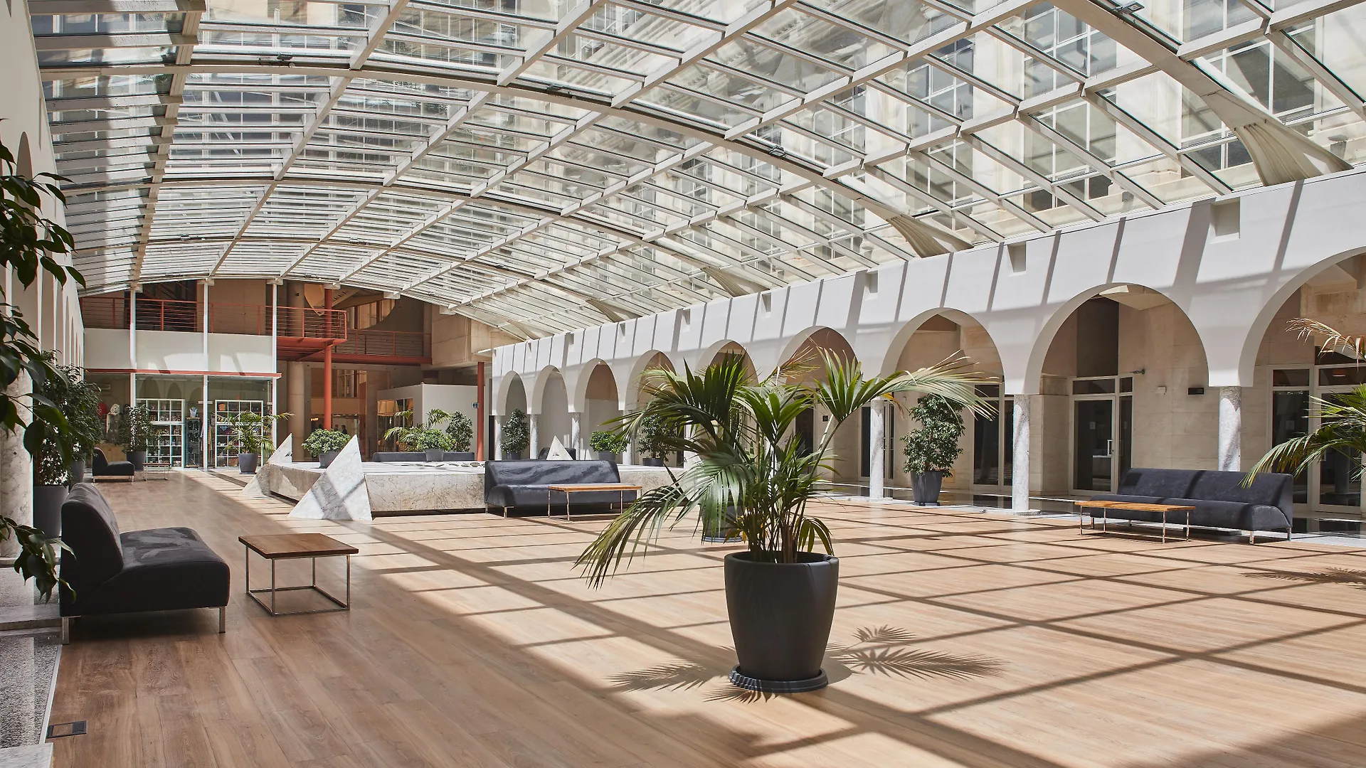 Silken Al-Andalus Palace Sevilla 4*,