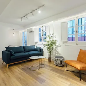 Decorated And Renovated- 2bd 2bth- Center Siviglia