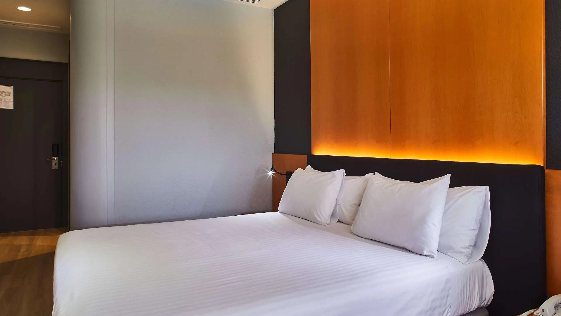 Silken Al-Andalus Palace Seville 4*,  Spain