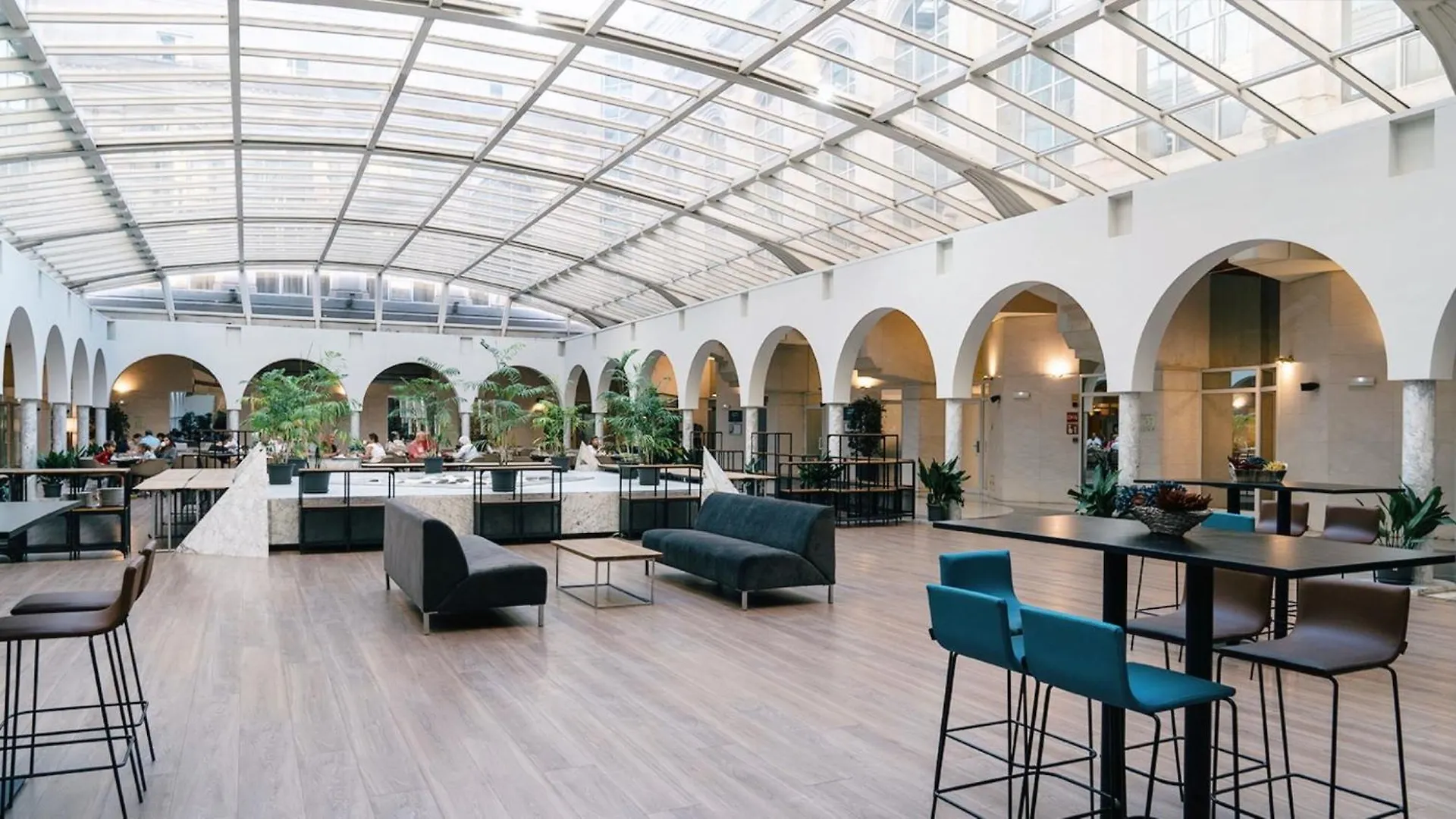 Silken Al-Andalus Palace Seville 4*,